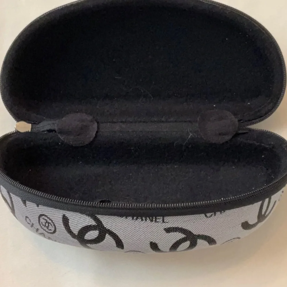 Eyeglass Case - Picture 5 of 6